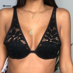 Black Lace Bikini Top 🖤